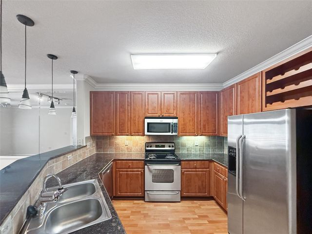 1711 Old Spanish Trail 240, Houston, TX 77054