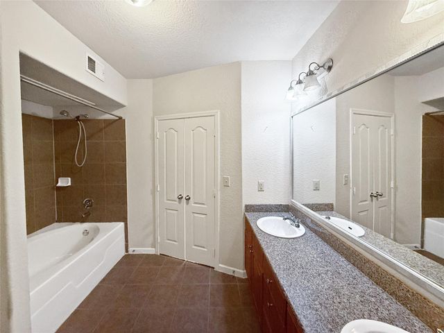 1711 Old Spanish Trail 240, Houston, TX 77054