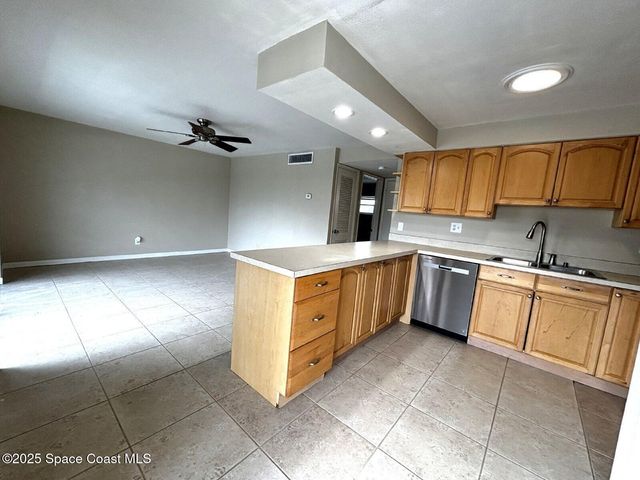 199 Wakulla Lane 33, Cocoa Beach, FL 32931