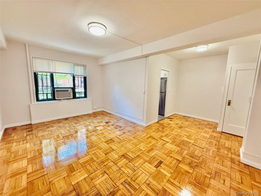 1562 Unionport Road MD, Bronx, NY 10462 — photo 2