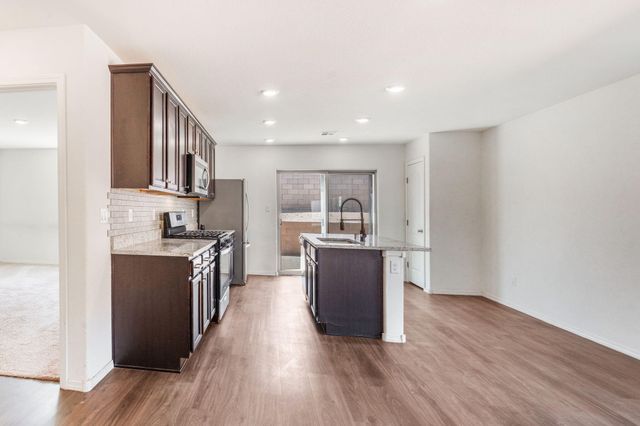 480 Chafey Drive SW, Los Lunas, NM 87031