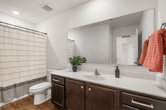 480 Chafey Drive SW, Los Lunas, NM 87031