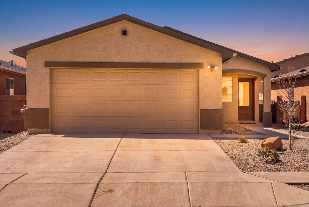 480 Chafey Drive SW, Los Lunas, NM 87031