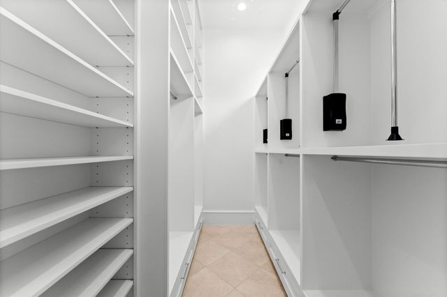 3515 St Tropez Way, Houston, TX 77082