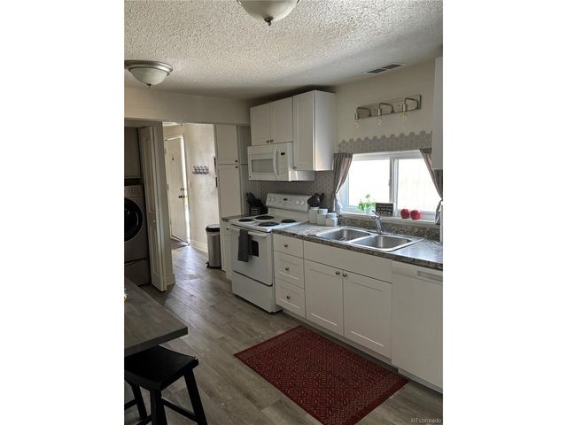 3154 W Longfellow Pl, Denver, CO 80221