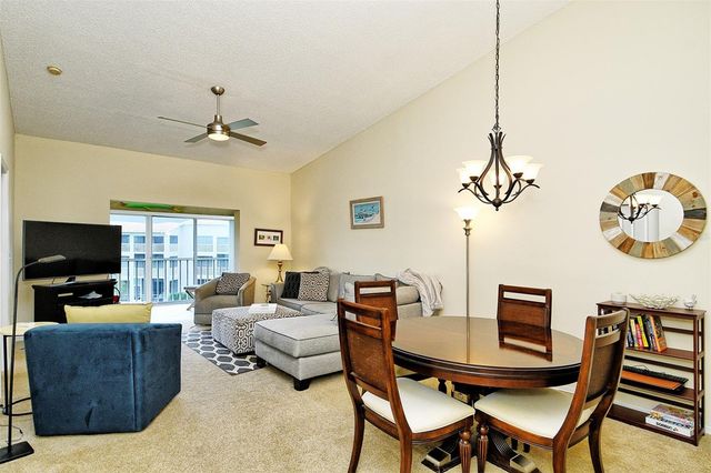 9610 CLUB SOUTH CIRCLE 4302, Sarasota, FL 34238