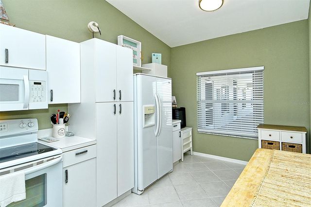 9610 CLUB SOUTH CIRCLE 4302, Sarasota, FL 34238