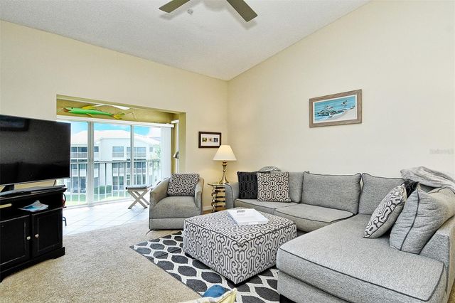 9610 CLUB SOUTH CIRCLE 4302, Sarasota, FL 34238