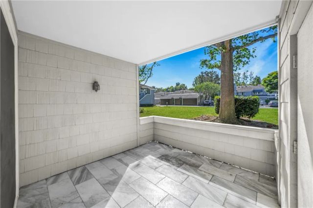 7532 Seaspring 104, Huntington Beach, CA 92648