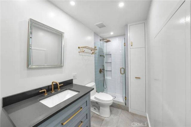 7532 Seaspring 104, Huntington Beach, CA 92648