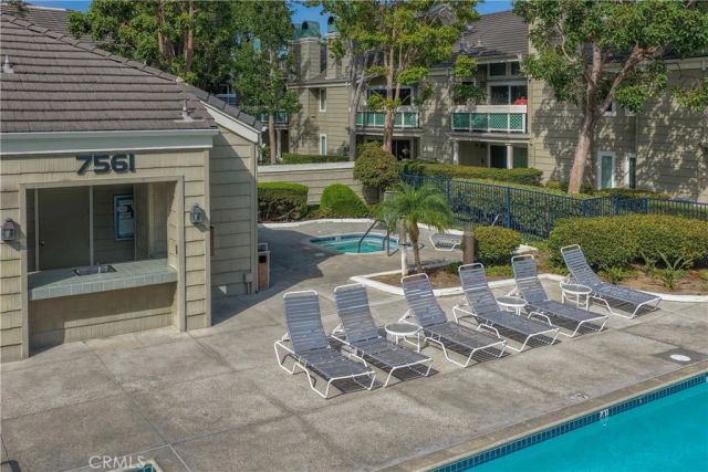 7532 Seaspring 104, Huntington Beach, CA 92648