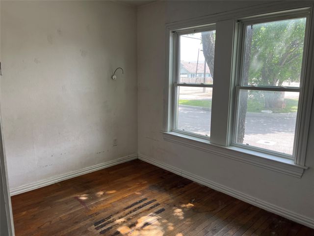 4060 Mt Vernon Avenue, Fort Worth, TX 76103