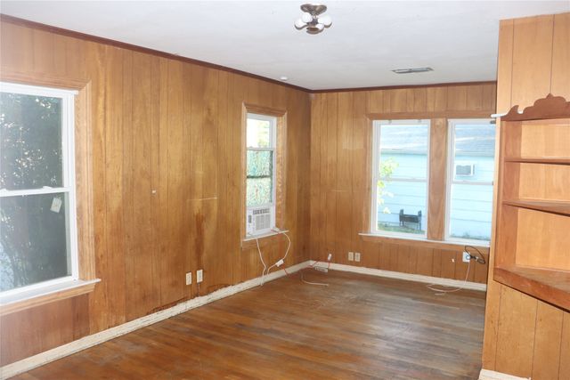 4060 Mt Vernon Avenue, Fort Worth, TX 76103