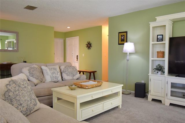 121 FERNWOOD CIRCLE 121, Seminole, FL 33777