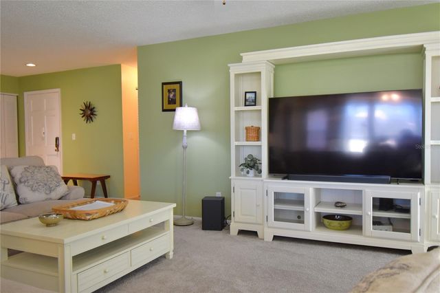 121 FERNWOOD CIRCLE 121, Seminole, FL 33777