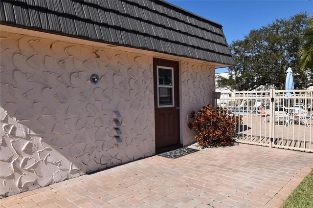 121 FERNWOOD CIRCLE 121, Seminole, FL 33777