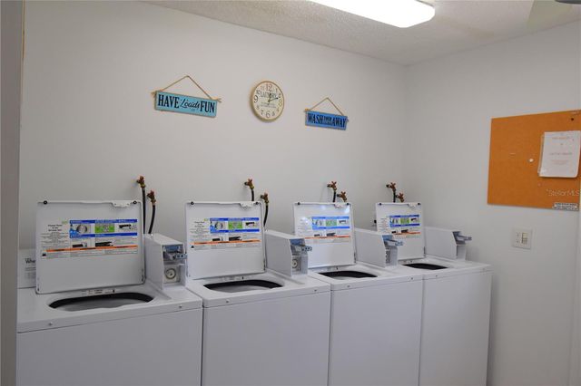 121 FERNWOOD CIRCLE 121, Seminole, FL 33777