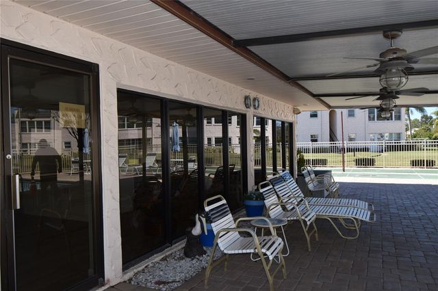 121 FERNWOOD CIRCLE 121, Seminole, FL 33777