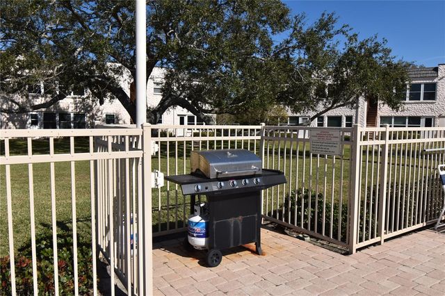 121 FERNWOOD CIRCLE 121, Seminole, FL 33777