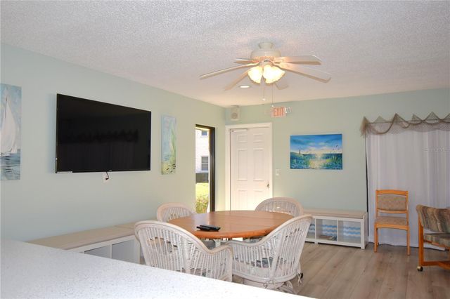 121 FERNWOOD CIRCLE 121, Seminole, FL 33777