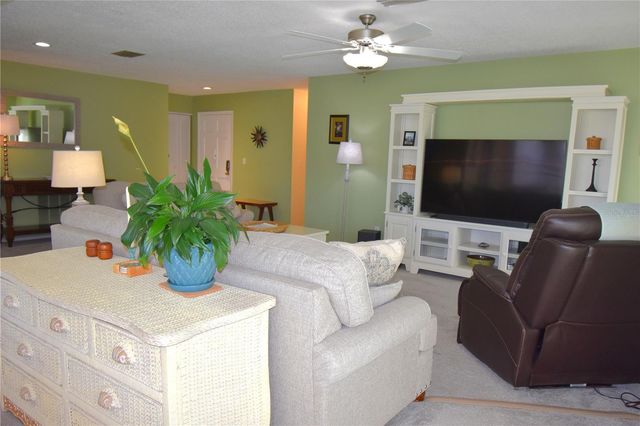 121 FERNWOOD CIRCLE 121, Seminole, FL 33777