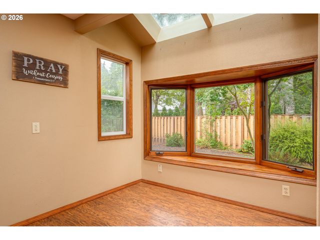 10170 Sw SILETZ Dr, Tualatin, OR 97062