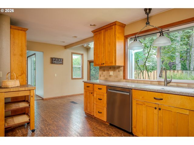 10170 Sw SILETZ Dr, Tualatin, OR 97062