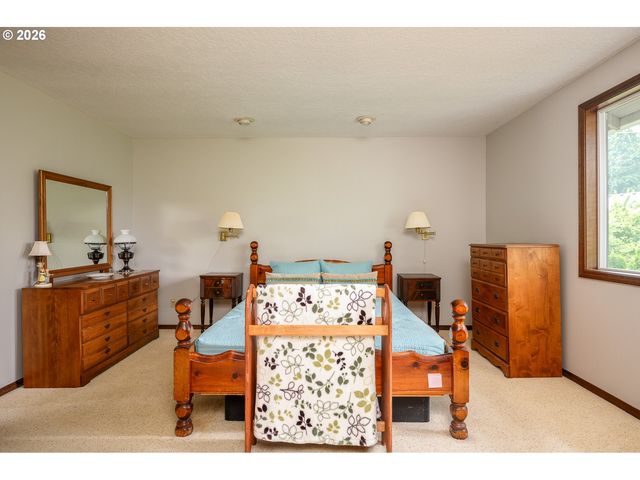 10170 Sw SILETZ Dr, Tualatin, OR 97062