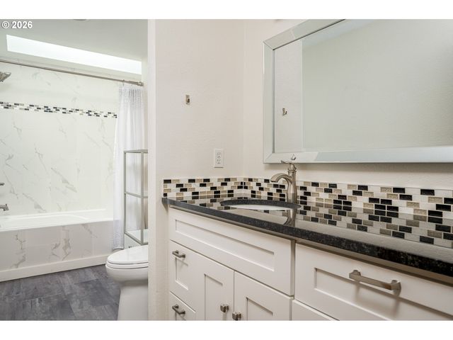 10170 Sw SILETZ Dr, Tualatin, OR 97062