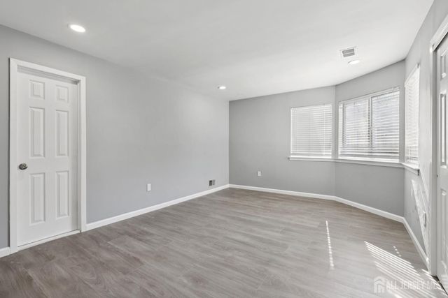 1086 Schmidt Lane, North Brunswick, NJ 08902