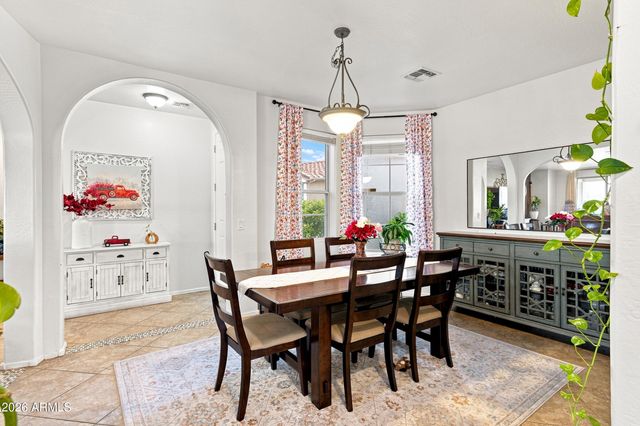 2429 W HAYDUK Road, Phoenix, AZ 85041