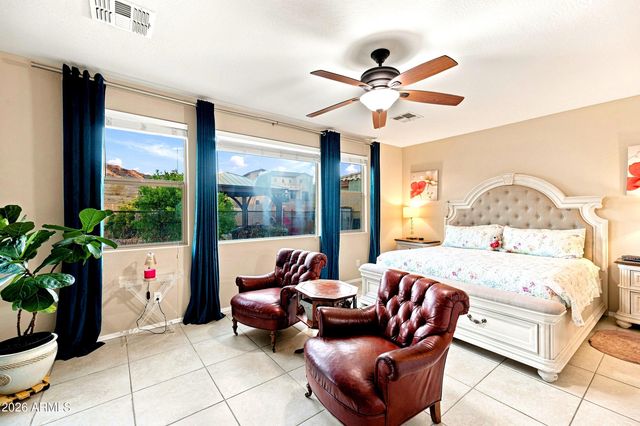 2429 W HAYDUK Road, Phoenix, AZ 85041