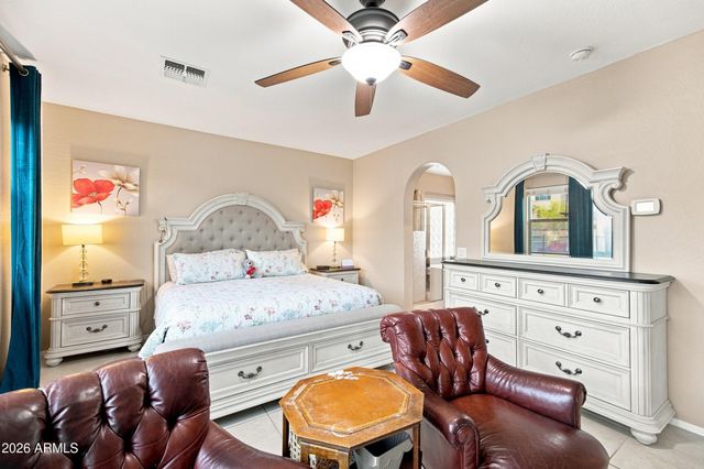 2429 W HAYDUK Road, Phoenix, AZ 85041