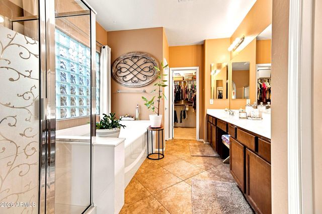 2429 W HAYDUK Road, Phoenix, AZ 85041