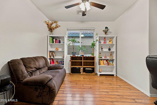 2429 W HAYDUK Road, Phoenix, AZ 85041