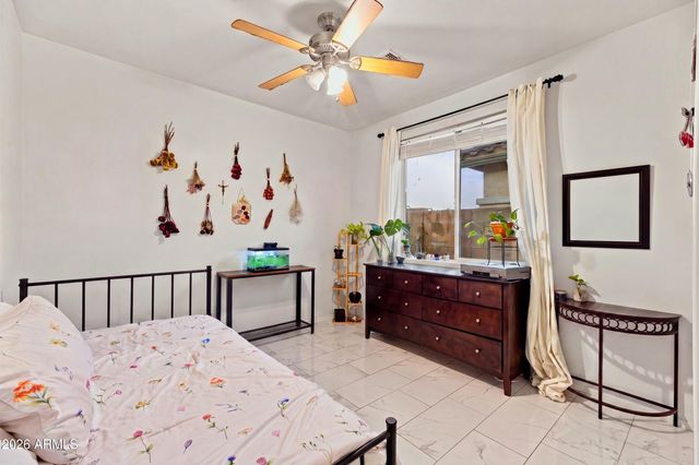 2429 W HAYDUK Road, Phoenix, AZ 85041