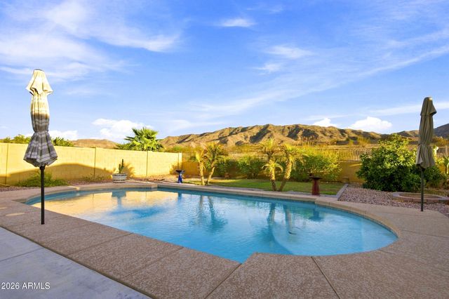 2429 W HAYDUK Road, Phoenix, AZ 85041