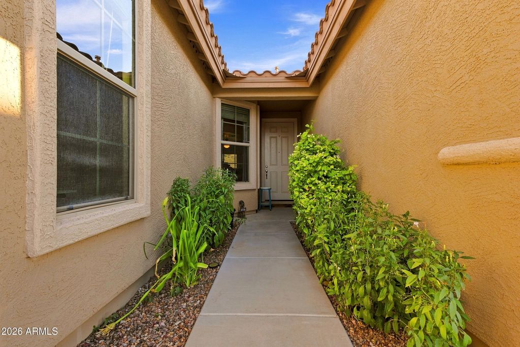 2429 W HAYDUK Road, Phoenix, AZ 85041 — photo 4