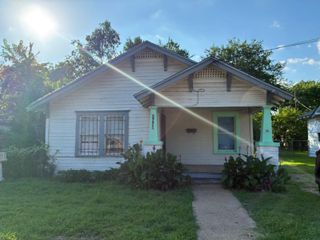 2909 Lenway Street, Dallas, TX 75215