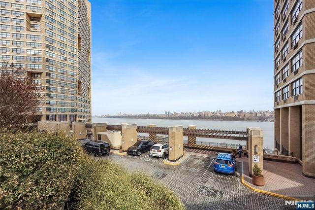 7004 Kennedy Boulevard 4A, Guttenberg, NJ 07093