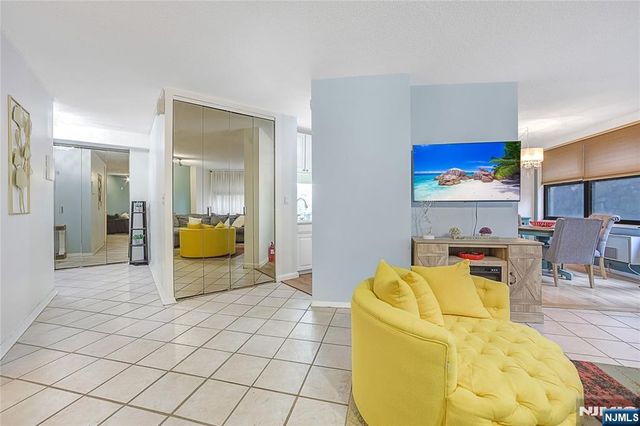 7004 Kennedy Boulevard 4A, Guttenberg, NJ 07093