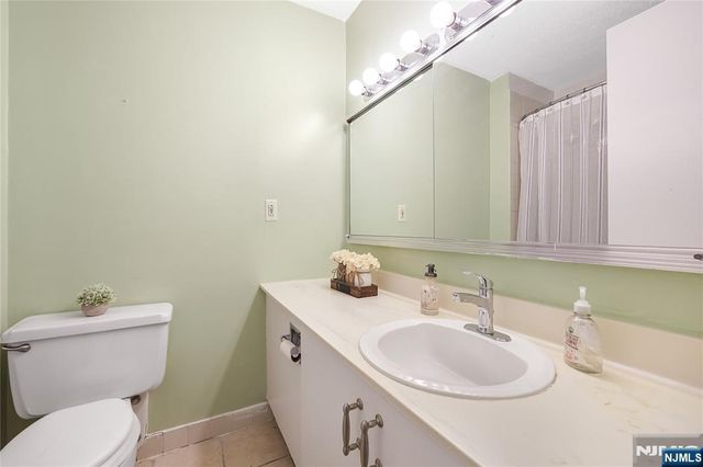 7004 Kennedy Boulevard 4A, Guttenberg, NJ 07093