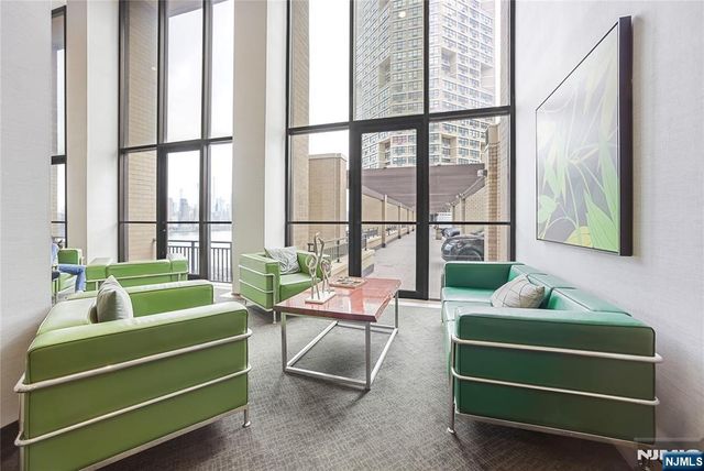 7004 Kennedy Boulevard 4A, Guttenberg, NJ 07093