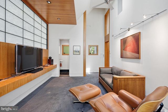 2853 ALLENDALE PL NW, Washington, DC 20008