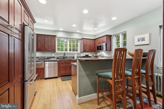 2853 ALLENDALE PL NW, Washington, DC 20008
