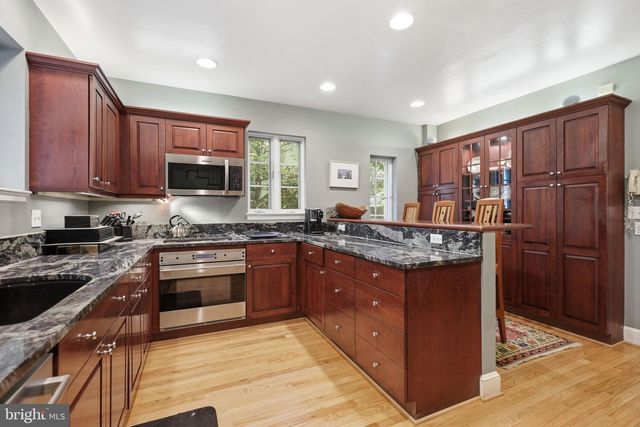2853 ALLENDALE PL NW, Washington, DC 20008