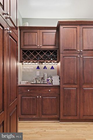 2853 ALLENDALE PL NW, Washington, DC 20008