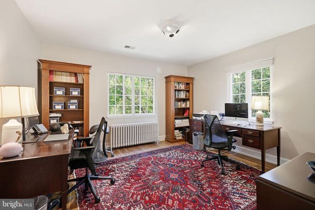 2853 ALLENDALE PL NW, Washington, DC 20008