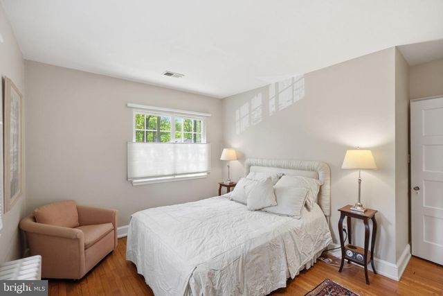 2853 ALLENDALE PL NW, Washington, DC 20008