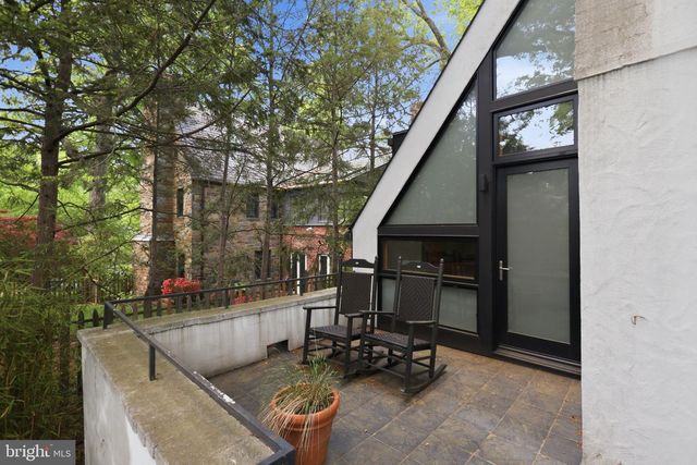 2853 ALLENDALE PL NW, Washington, DC 20008